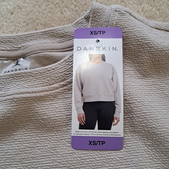 New! Danskin Cropped Crew Sweatshirt Beige Long Sleeved Women's XS Jacquard Top - Picture 13 of 16